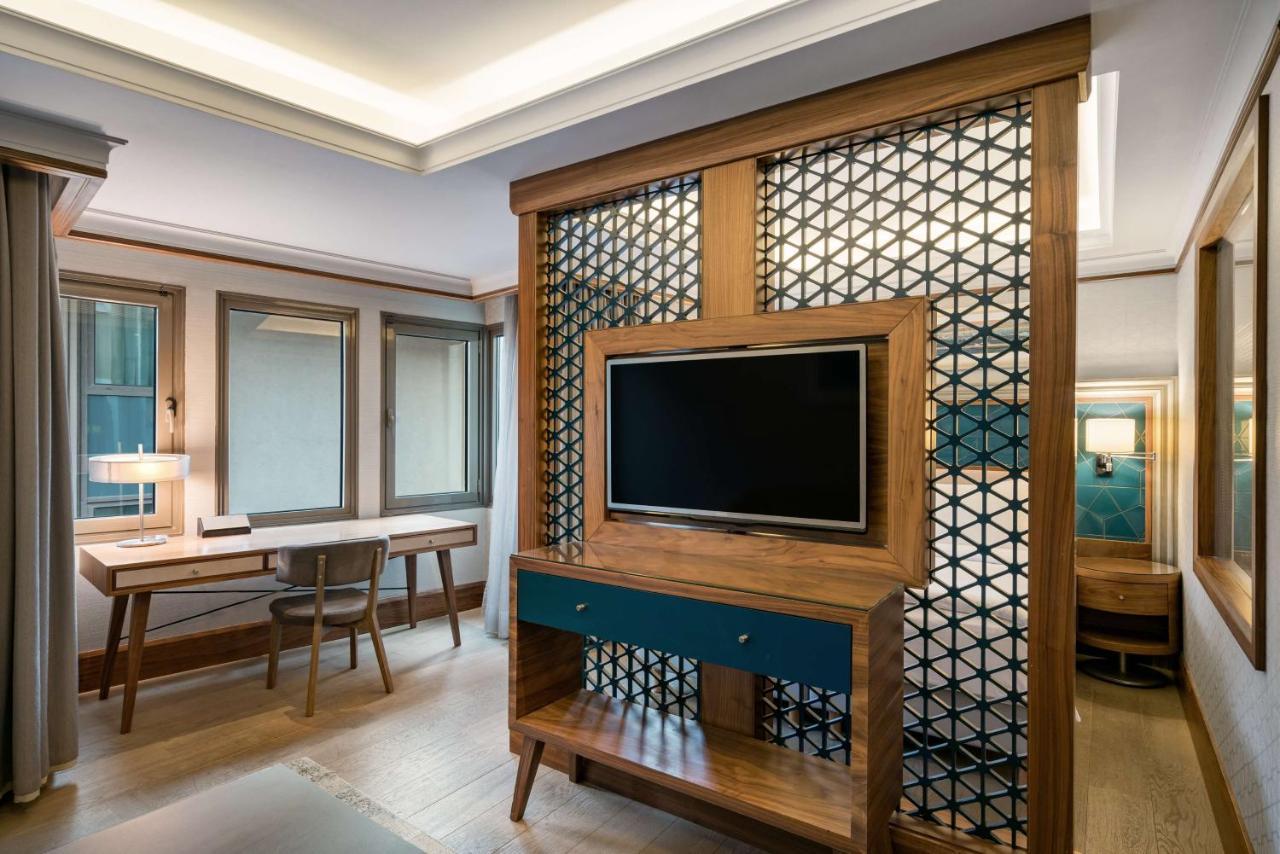 博斯普鲁斯丽笙酒店 伊斯坦布尔 外观 照片 A room at the hotel