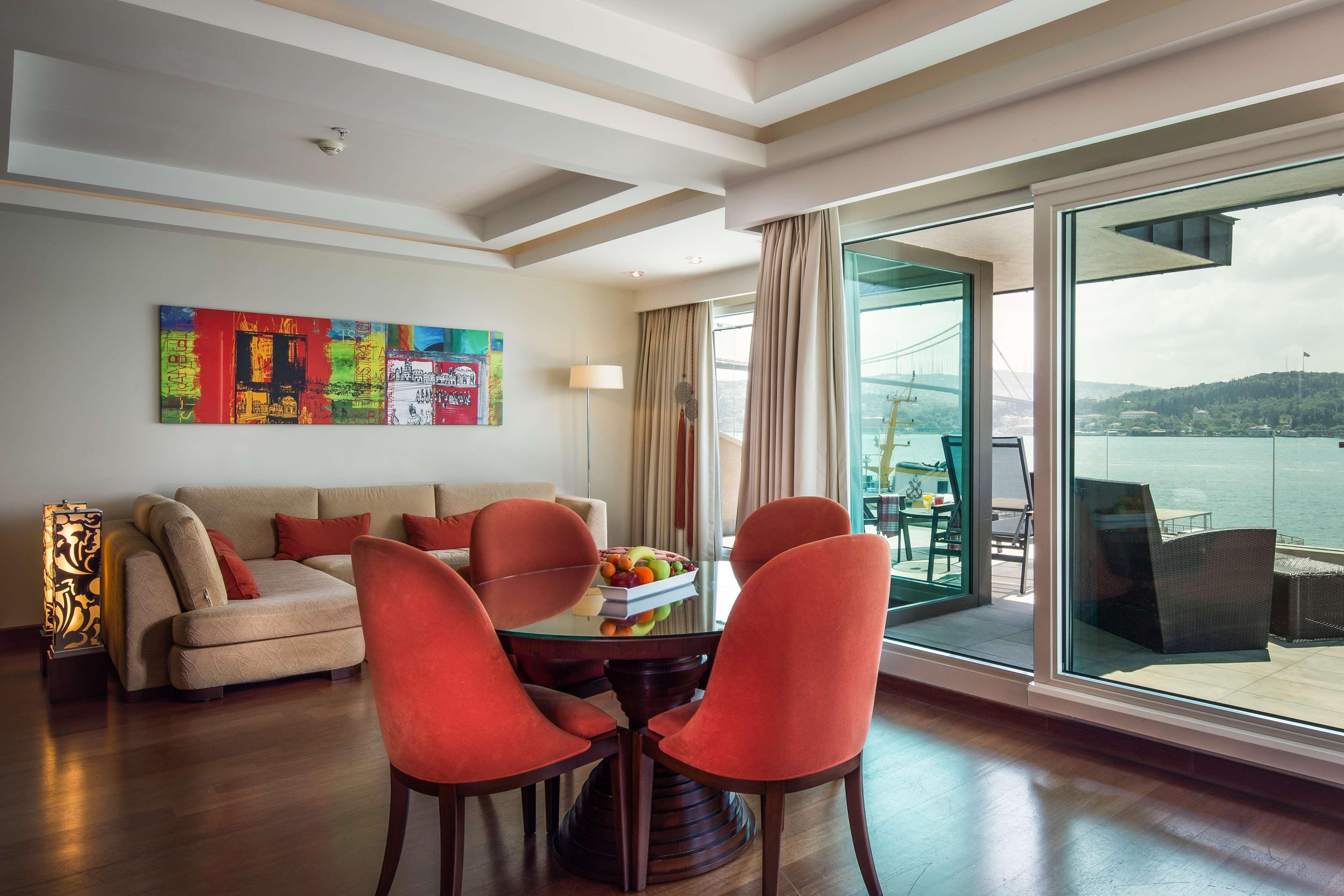 博斯普鲁斯丽笙酒店 伊斯坦布尔 外观 照片 A suite at the hotel