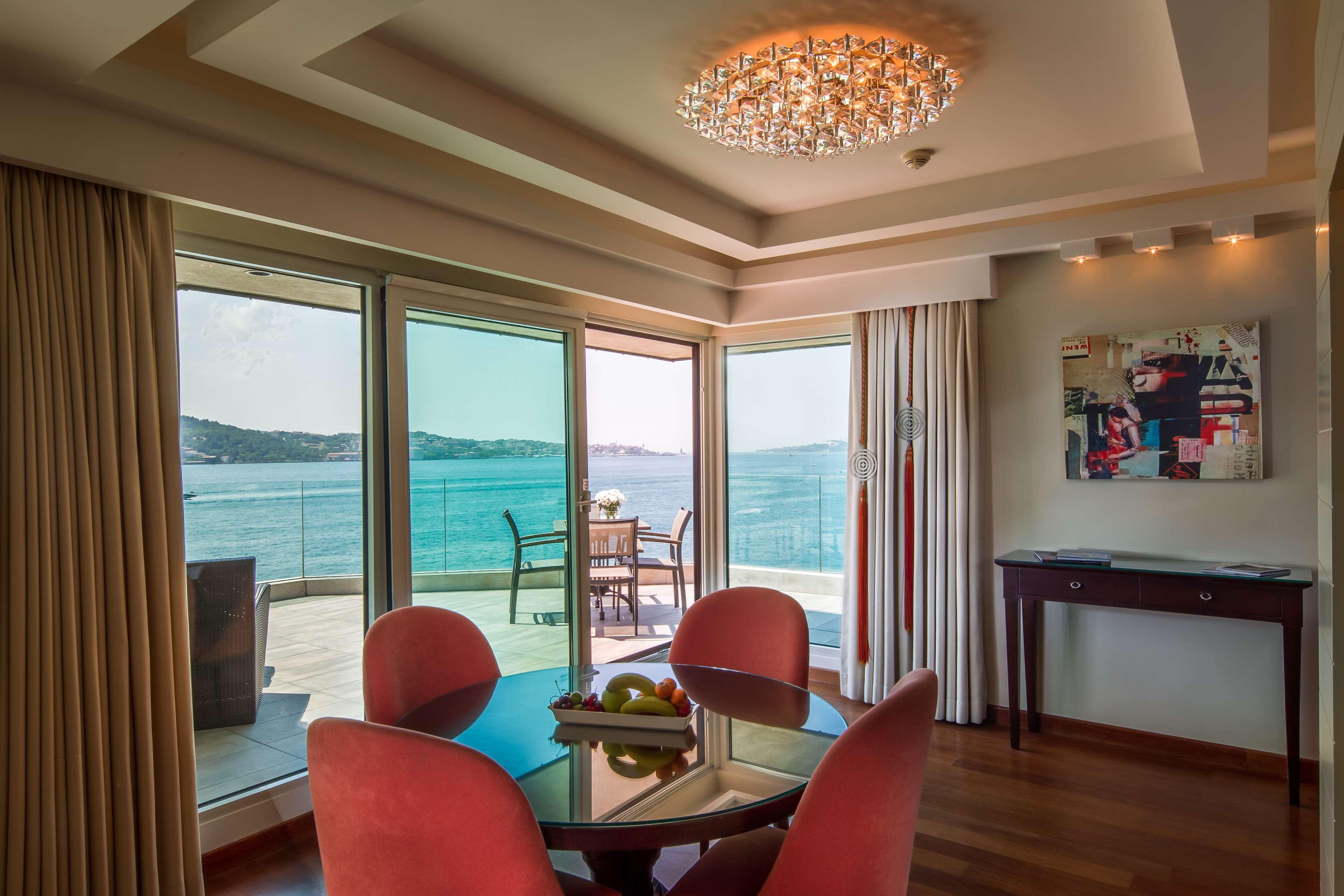 博斯普鲁斯丽笙酒店 伊斯坦布尔 外观 照片 A suite at the hotel